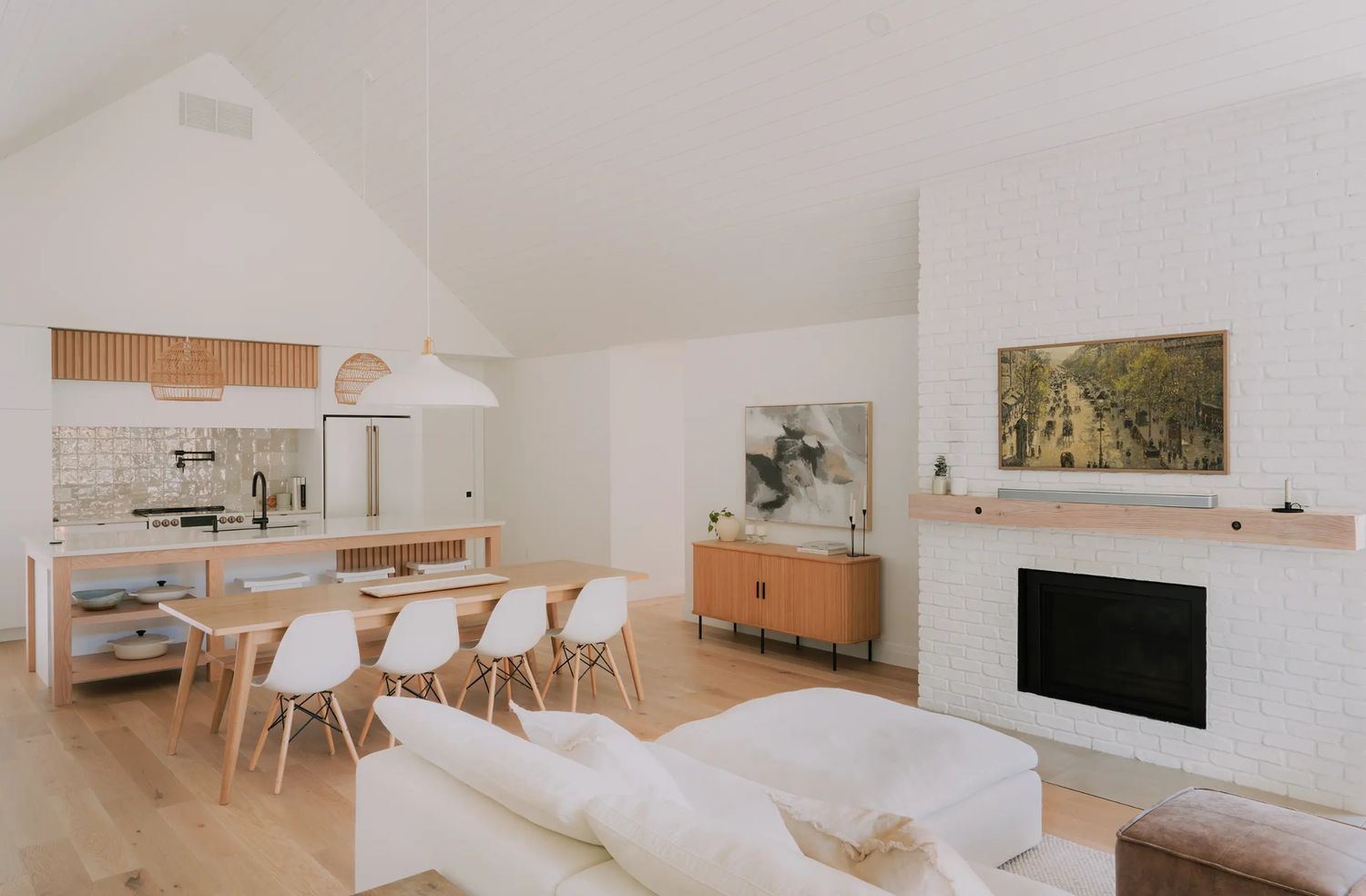 Dining Room from a Single family homes project near Saint-Jerome (Laurentides) by Sarrazin Construction