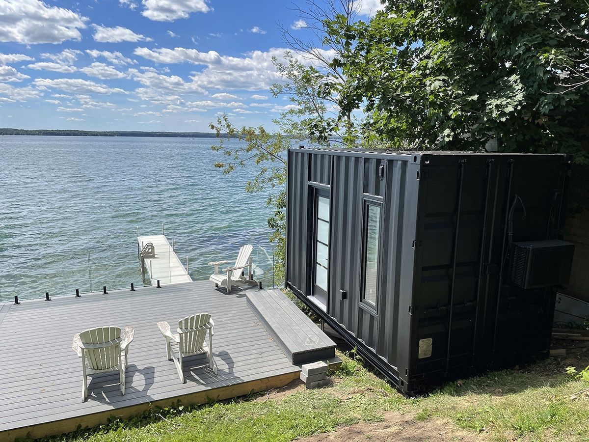 Terrasse et balcon d'un projet de Unités d'habitation accessoires (UHA) près de Toronto (Grand Toronto) de Ballance Containers