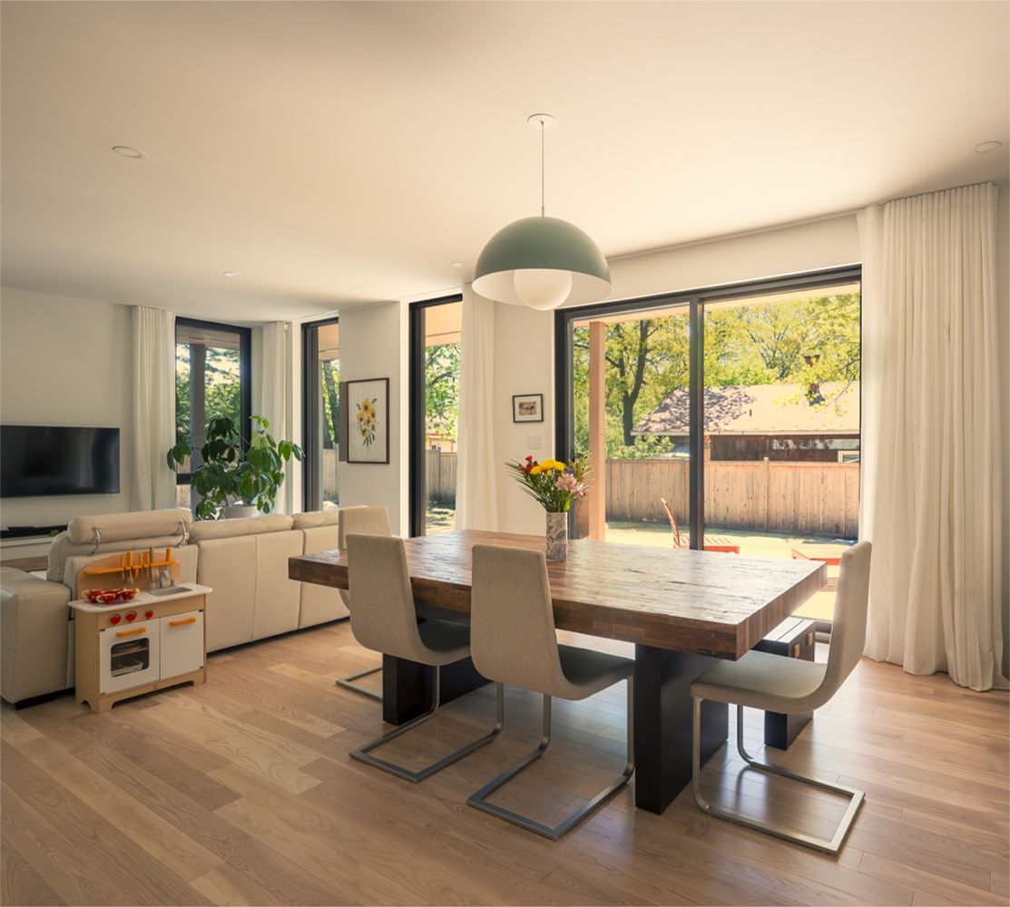 Salle à manger d'un projet de Maisons unifamiliales près de Gatineau (Outaouais) de Studio MMA Architecture + Design