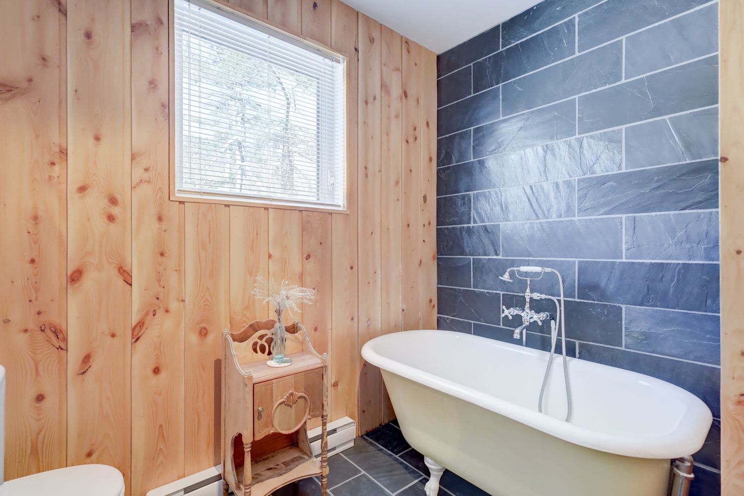 Salle de bain d'un projet de Maisons unifamiliales près de Sherbrooke (Estrie) de Claire Derome • courtière en immobilier résidentiel