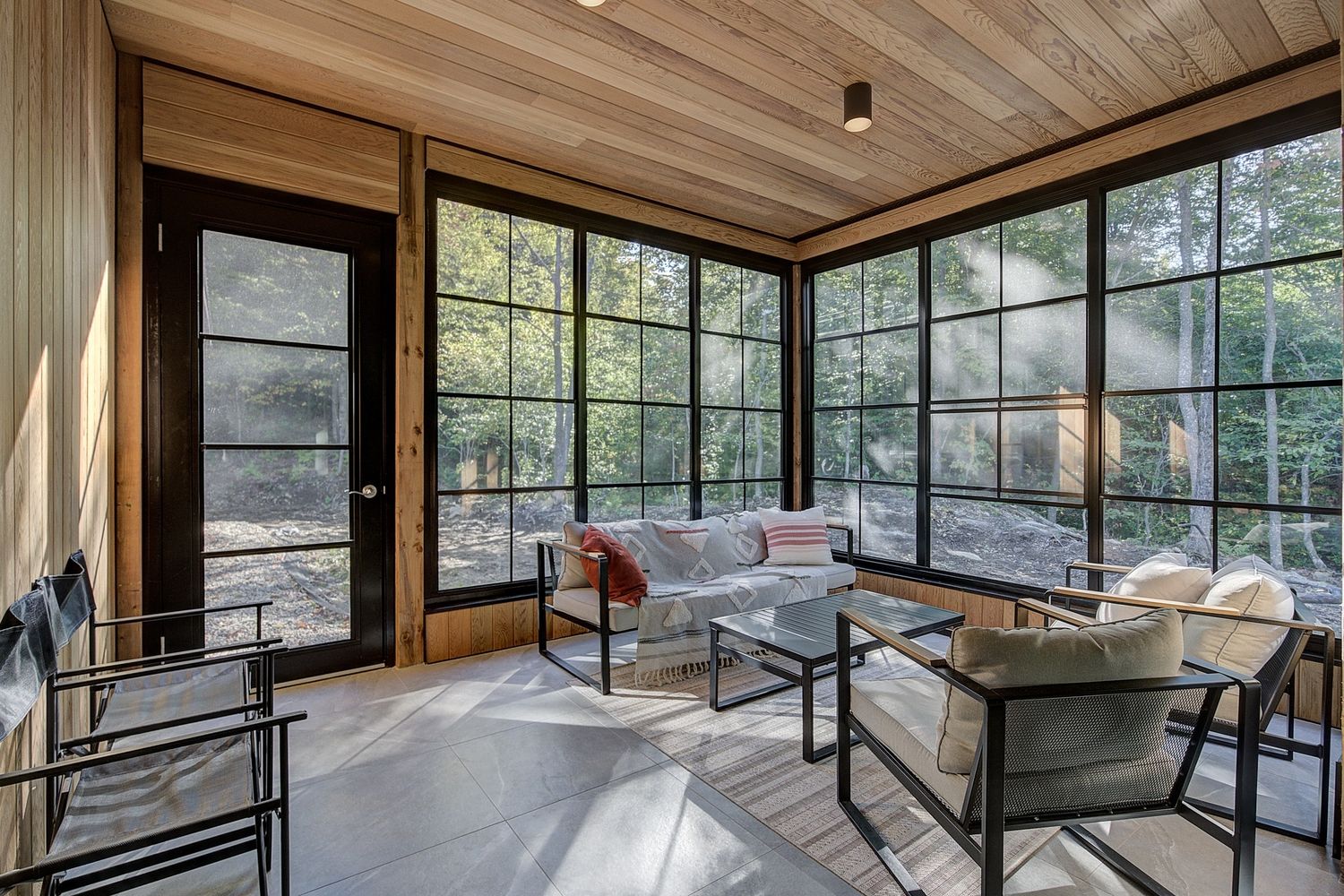 Veranda & Sunroom from a Single family homes project near Saint-Jerome (Laurentides) by Belvedair