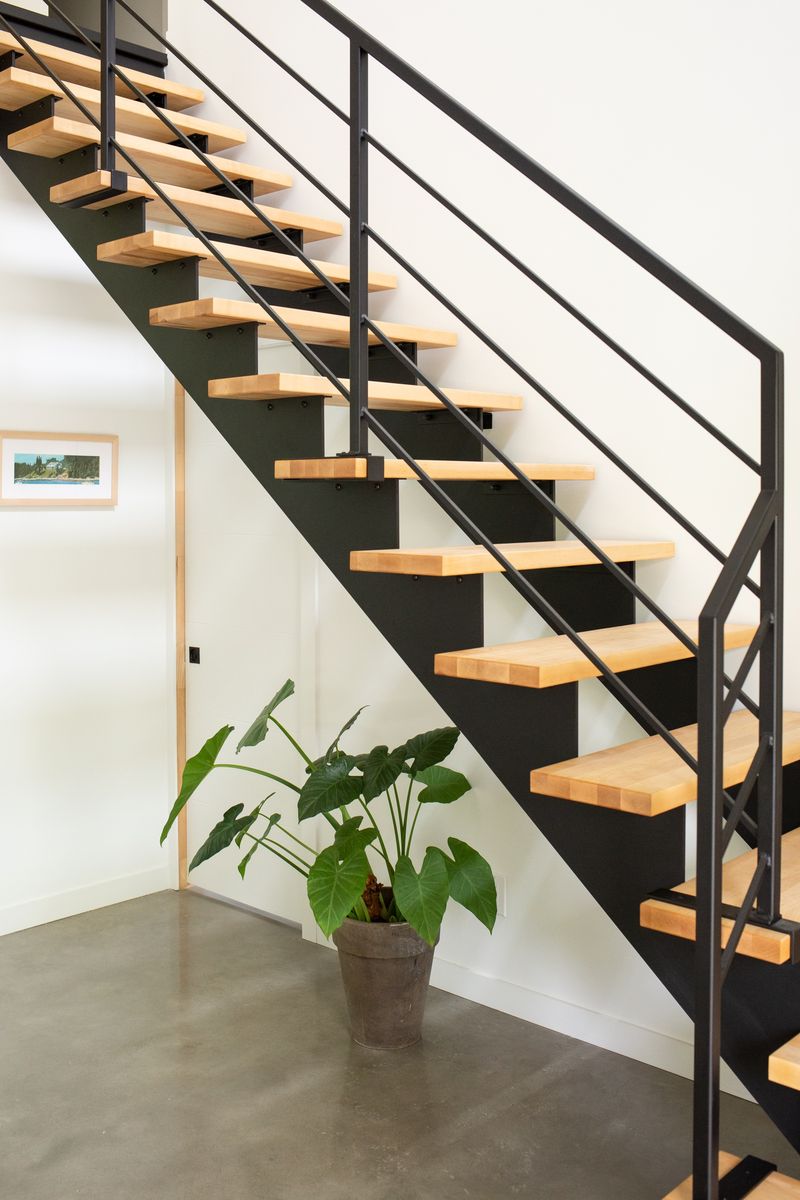 Staircase from a Single family homes project near Sherbrooke (Estrie) by UrbanEco Construction
