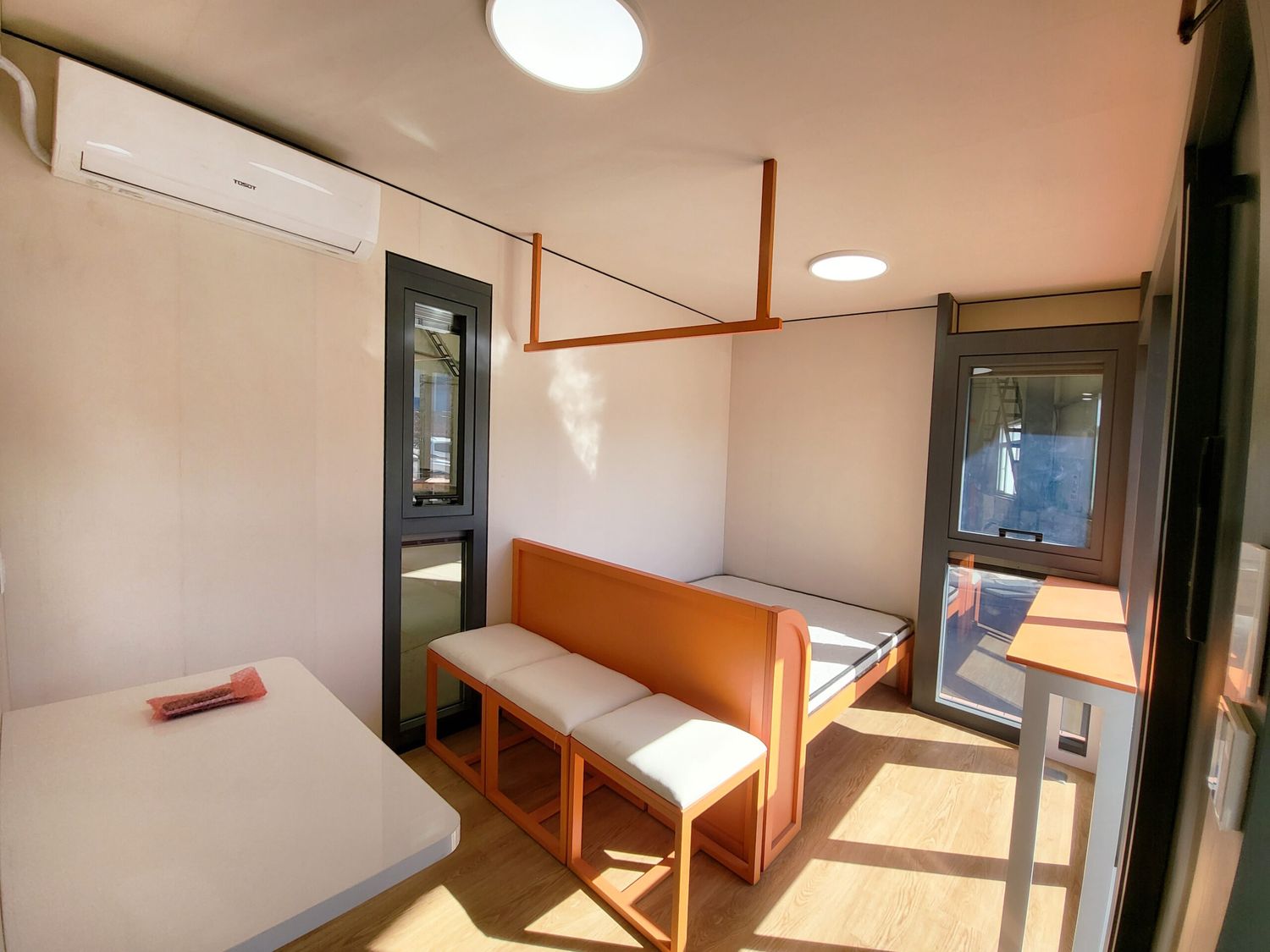 Dining Room from a Tiny Houses project near Vancouver (Greater Vancouver) by Nestron House Pte. Ltd.