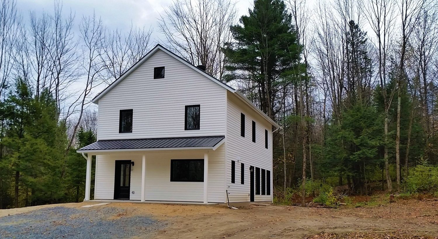 Fachada frontal de un proyecto de tipo Viviendas unifamiliares cerca de Drummondville (Centre-du-Québec) por McClure Construction