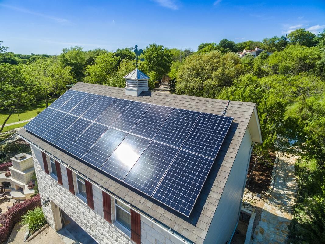 Building mechanicals from a Photovoltaic Solar Panels project near Montreal (Greater Montreal) by Solaire Québec