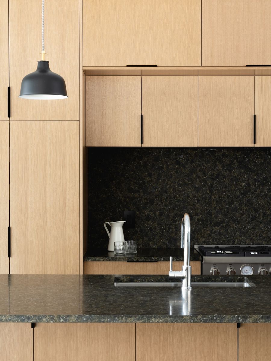 Kitchen from a Single family homes project near Saint-Jerome (Laurentides) by Atelier L'Abri