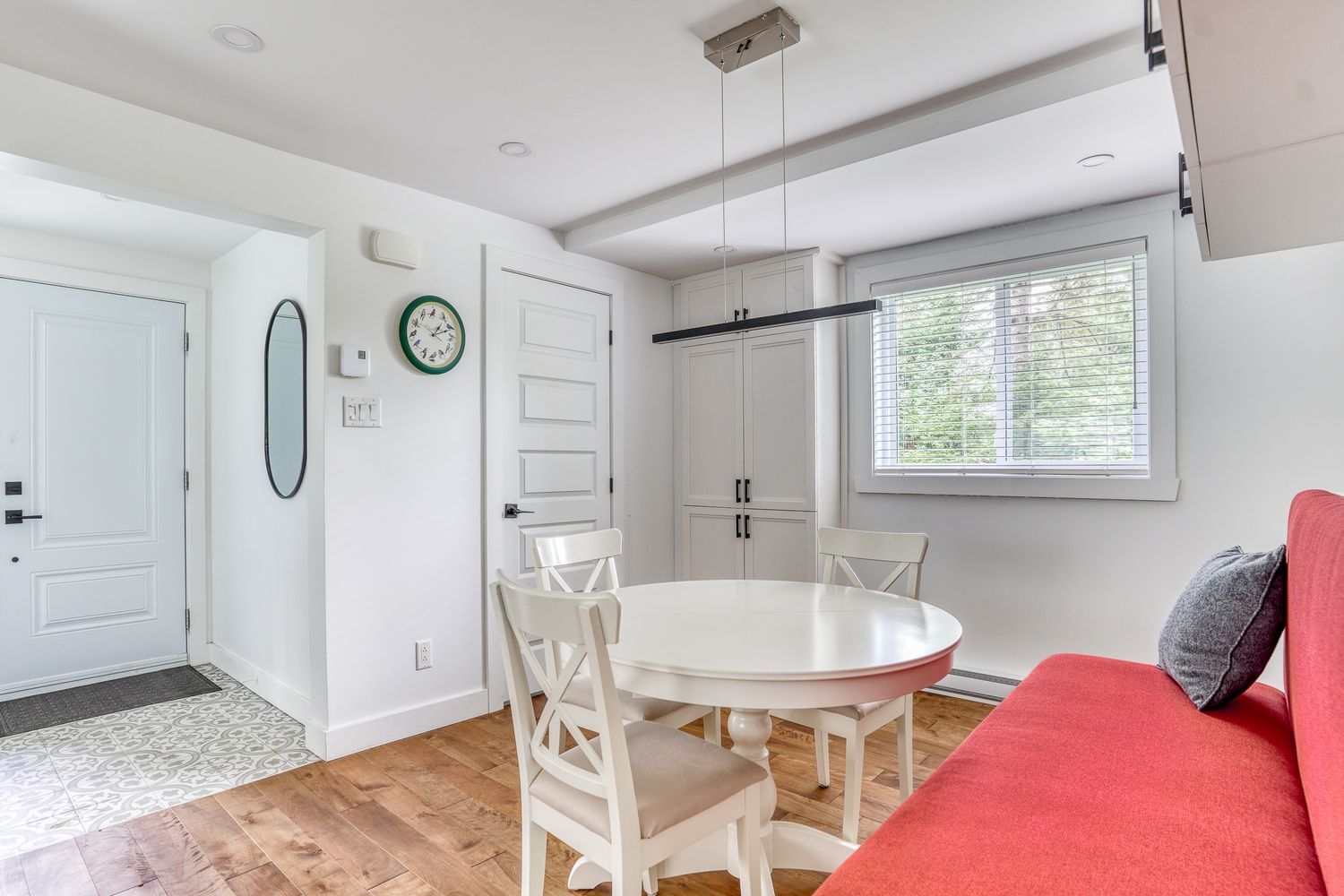 Salle à manger d'un projet de Agrandissements de maison près de Joliette (Lanaudière) de Construction Youri Durand inc.