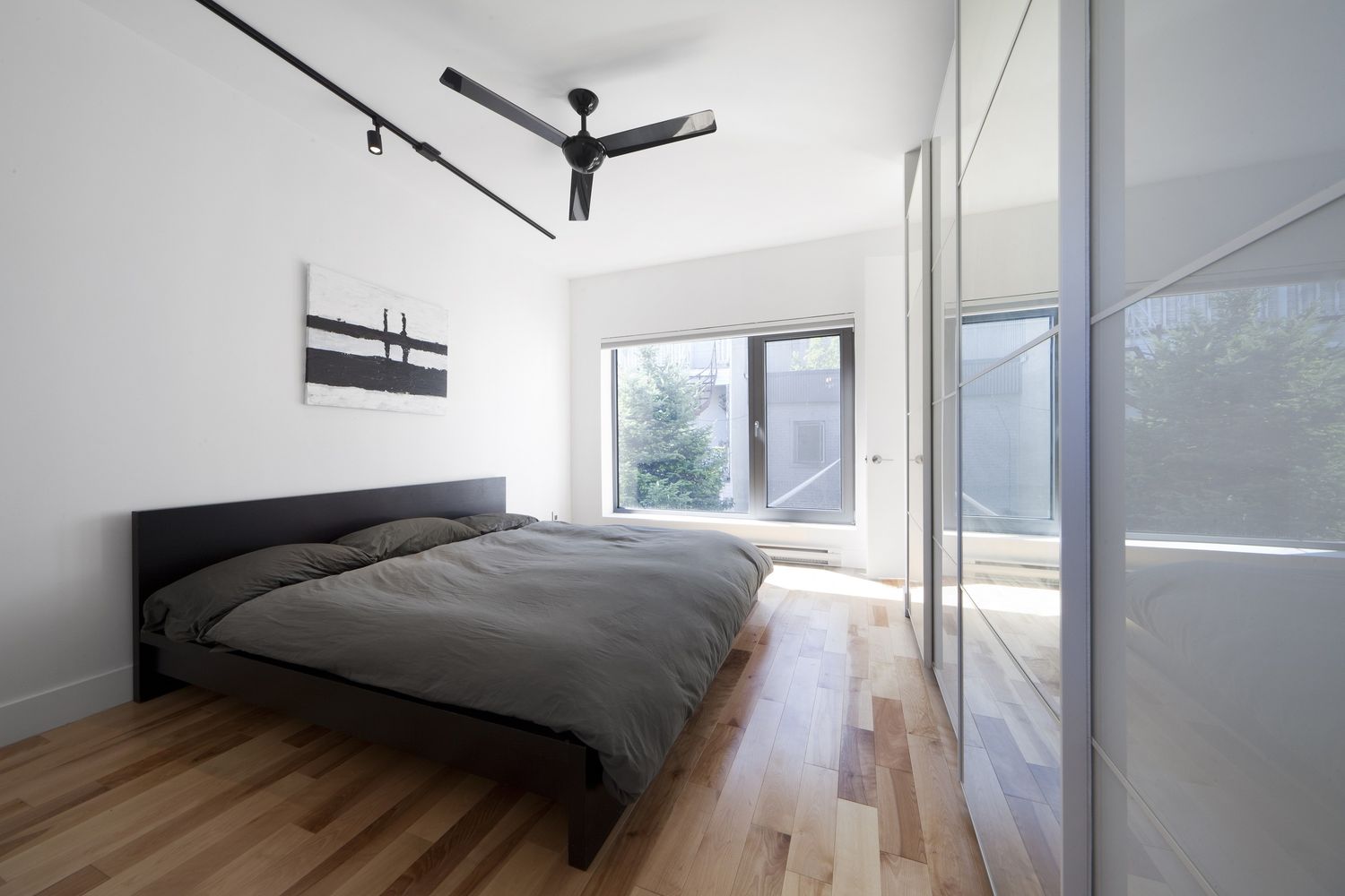 Bedroom from a Home extensions project near Montreal (Greater Montreal) by Les Constructions Max Larocque inc.