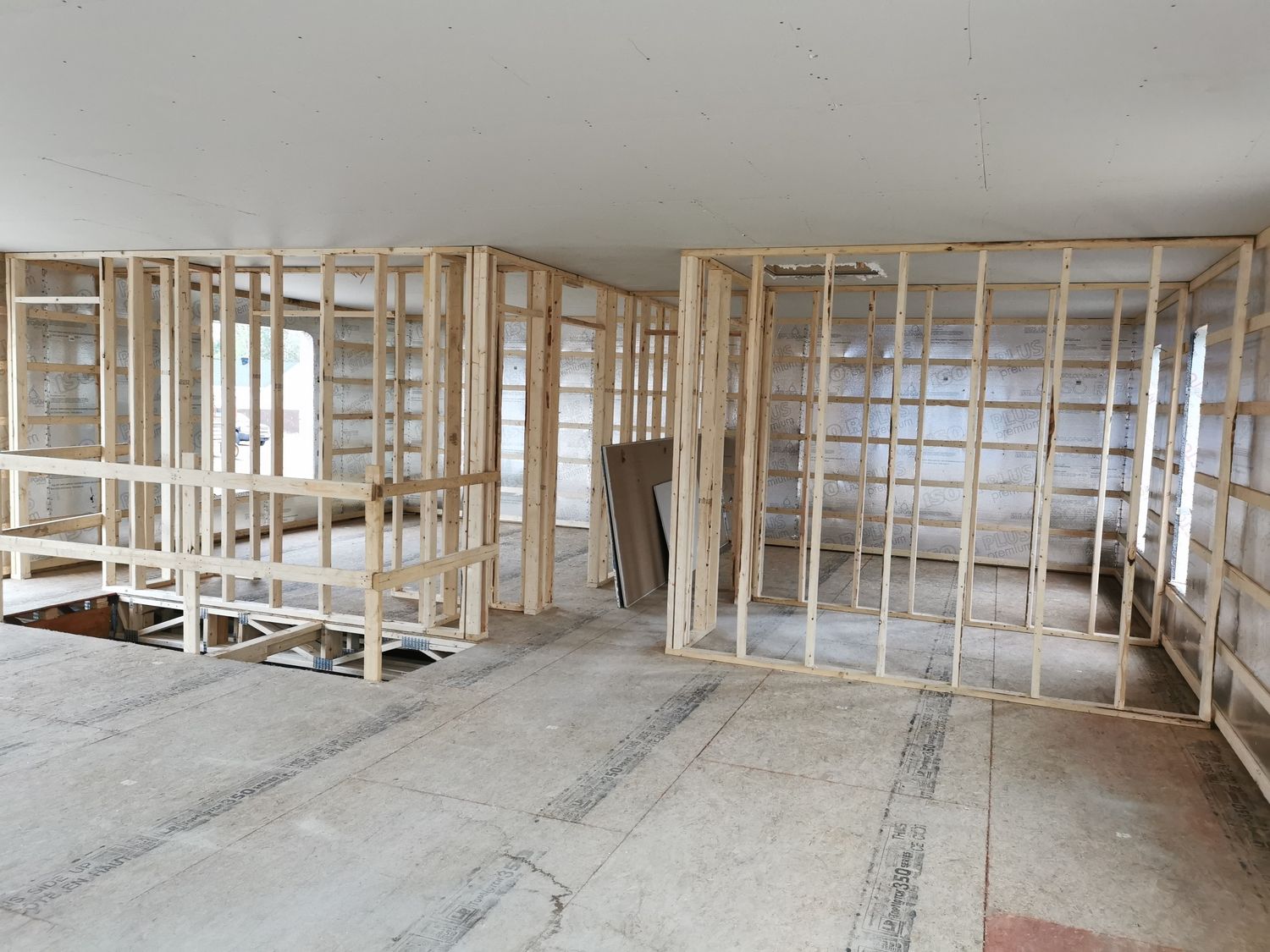 Construcción de muros de un proyecto de tipo Viviendas unifamiliares cerca de Saguenay - Lac-Saint-Jean por Solutions Expert SSS