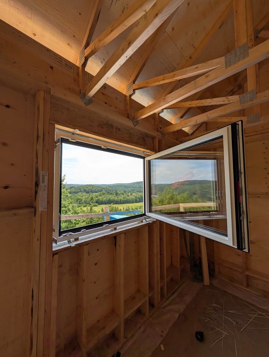  d'un projet de Maisons unifamiliales près de Gatineau (Outaouais) de InterHaus Premium High Performance Windows and Doors