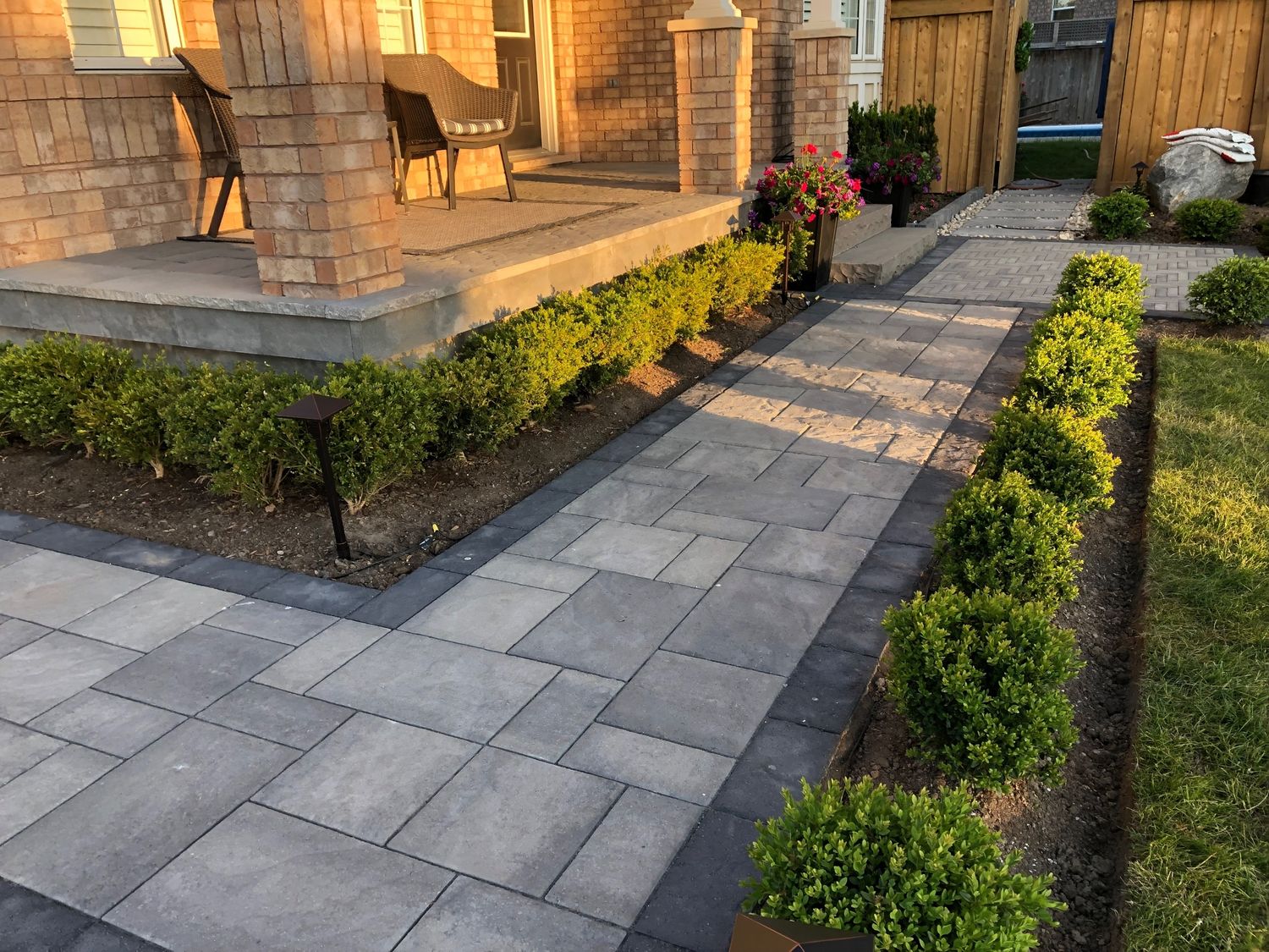  de un proyecto de tipo Caminos de jardín cerca de Toronto (Área metropolitana de Toronto) por Pinnacle Stone And Design