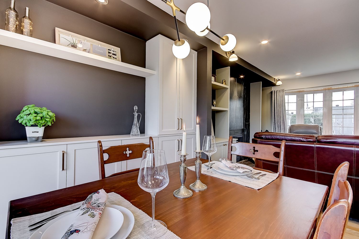 Dining Room from a Single family homes project near Saint-Jean-sur-Richelieu (Montérégie) by Mandrée Design