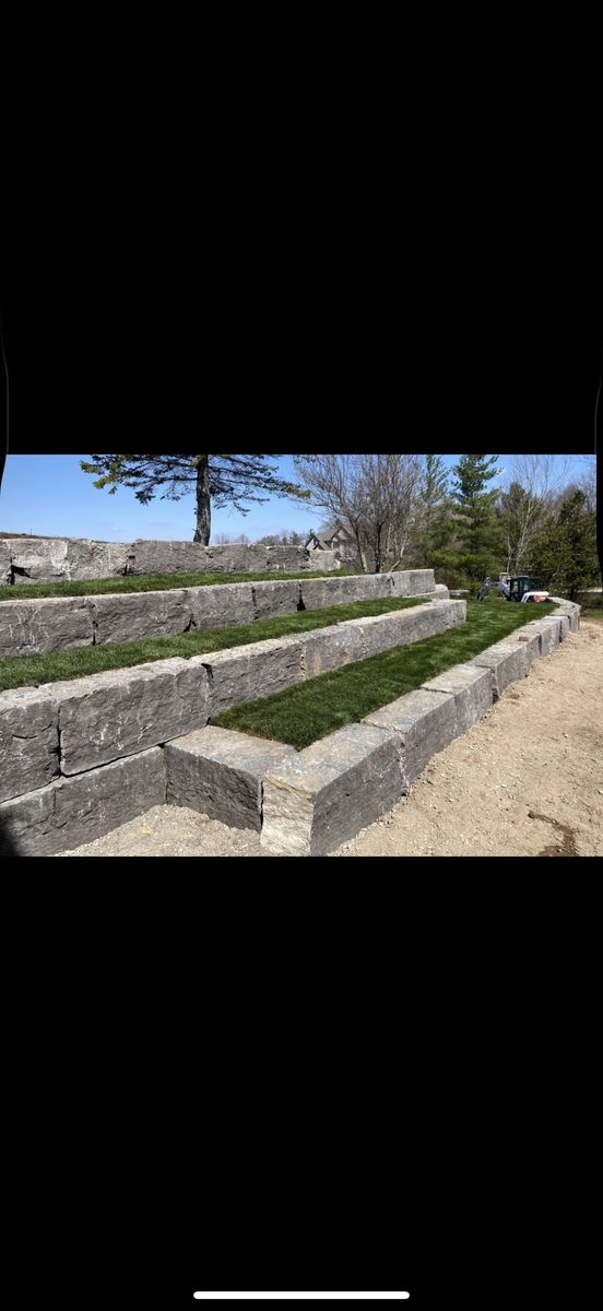 Backyard from a Retaining walls project near Toronto (Greater Toronto) by Pinnacle Stone And Design