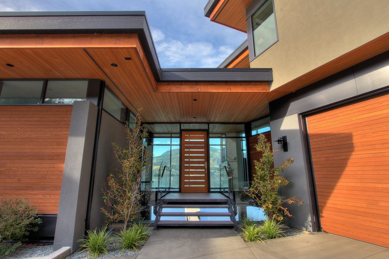 Porch from a Single family homes project near Kelowna - Okanagan by Fox Architecture Inc