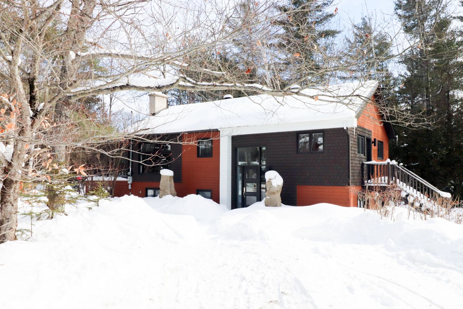 Façade avant d'un projet de Maisons unifamiliales près de Sherbrooke (Estrie) de Claire Derome • courtière en immobilier résidentiel