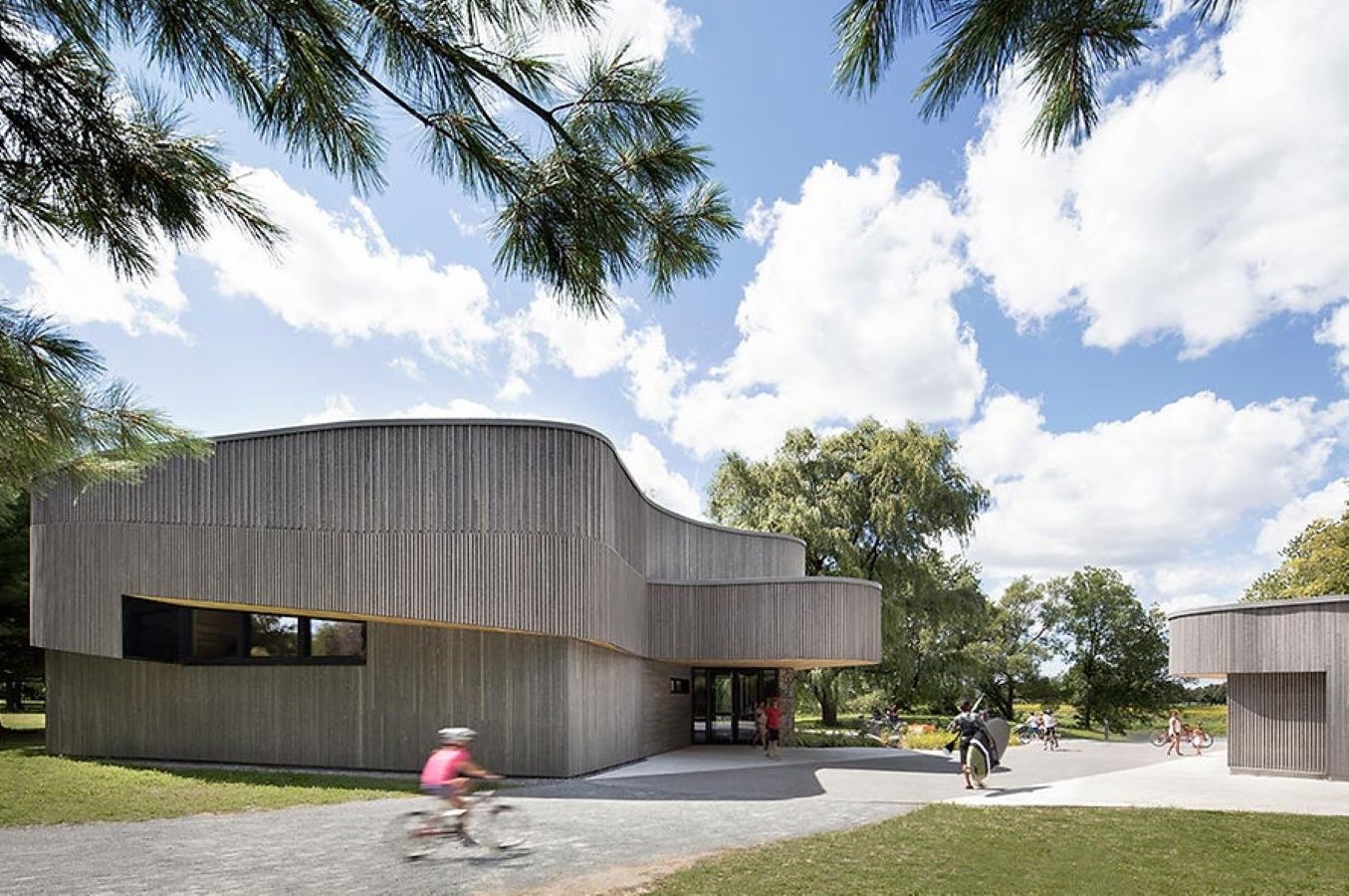 Façade avant d'un projet de Aménagement du territoire rural et régional près de Montréal/Laval/Longueuil (Grand Montréal) de Smith Vigeant Architectes