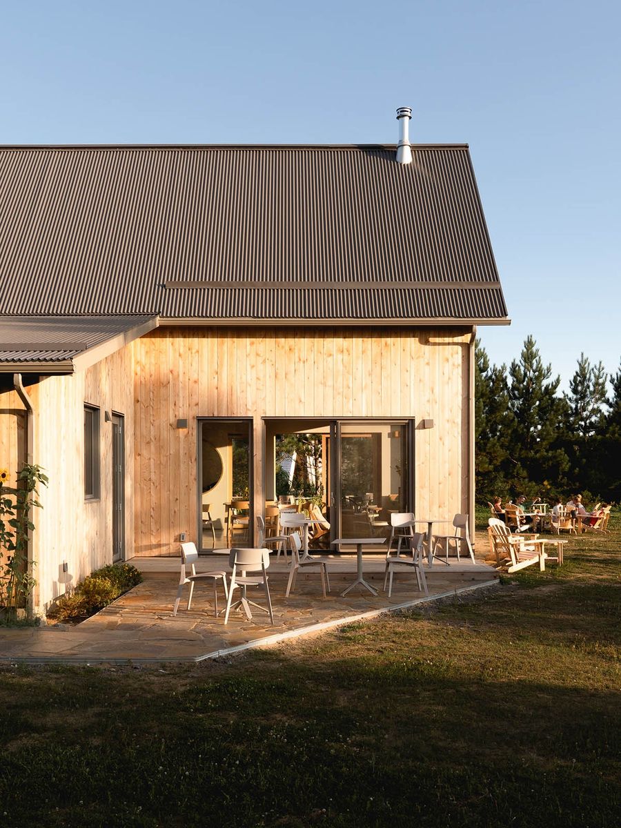 Deck & Balcony from a Urban Agriculture project near Saint-Jerome (Laurentides) by Atelier L'Abri