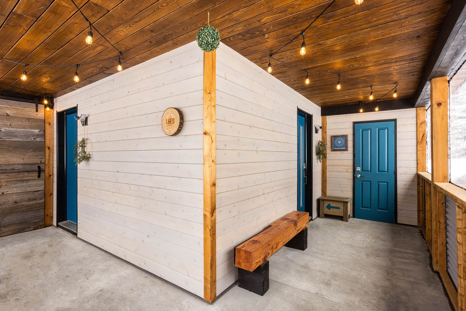 Porch from a Single family homes project near Quebec City - Levis by Écoconcept