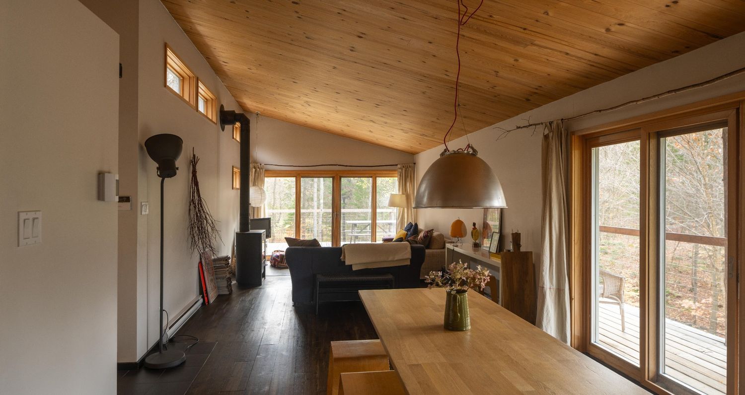  d'un projet de Maisons unifamiliales près de Montréal/Laval/Longueuil (Grand Montréal) de Atelier Schleiss Architectes