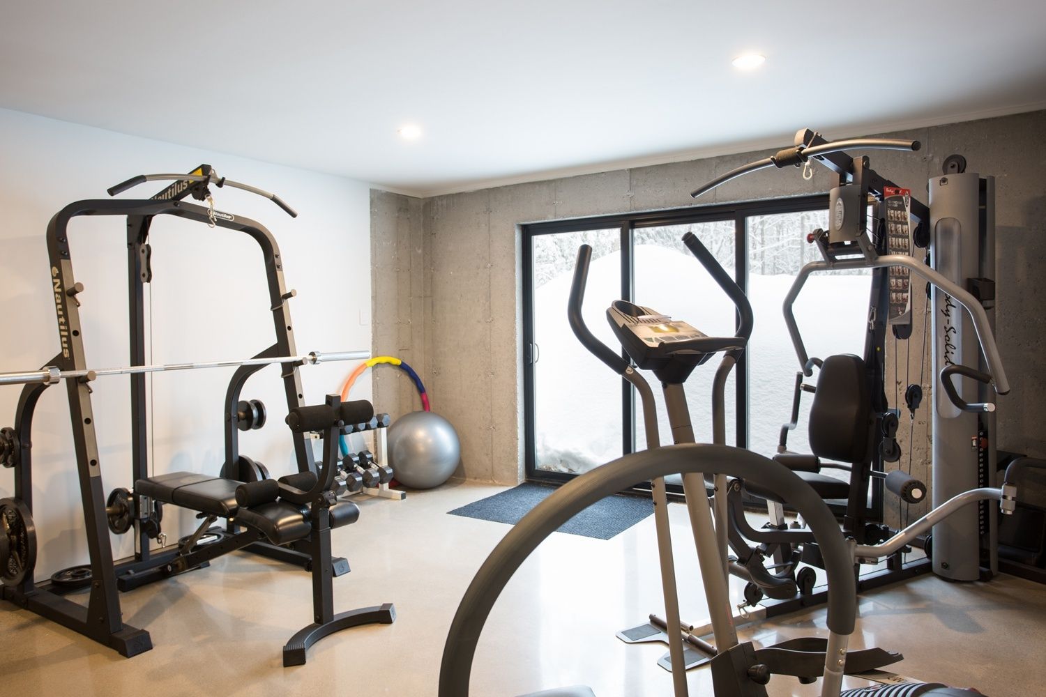 Gym from a Single family homes project near Sherbrooke (Estrie) by UrbanEco Construction