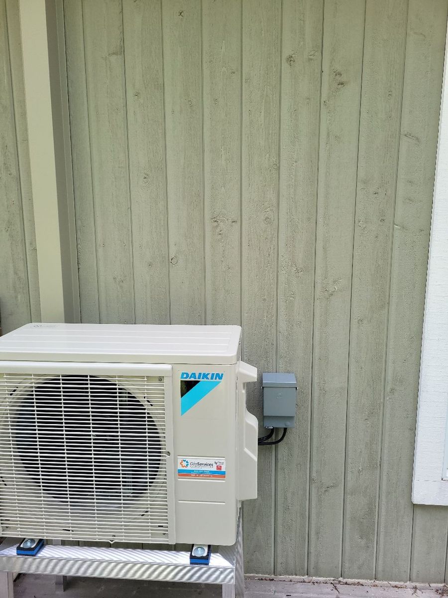 Finition extérieur d'un projet de Thermopompes près de Montréal/Laval/Longueuil (Grand Montréal) de Climatisation GéoServices