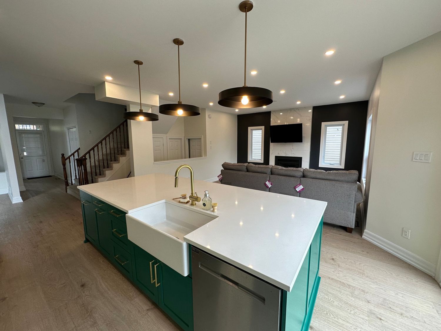 Kitchen from a Single family homes project near Ottawa by Cabinet Wakefield