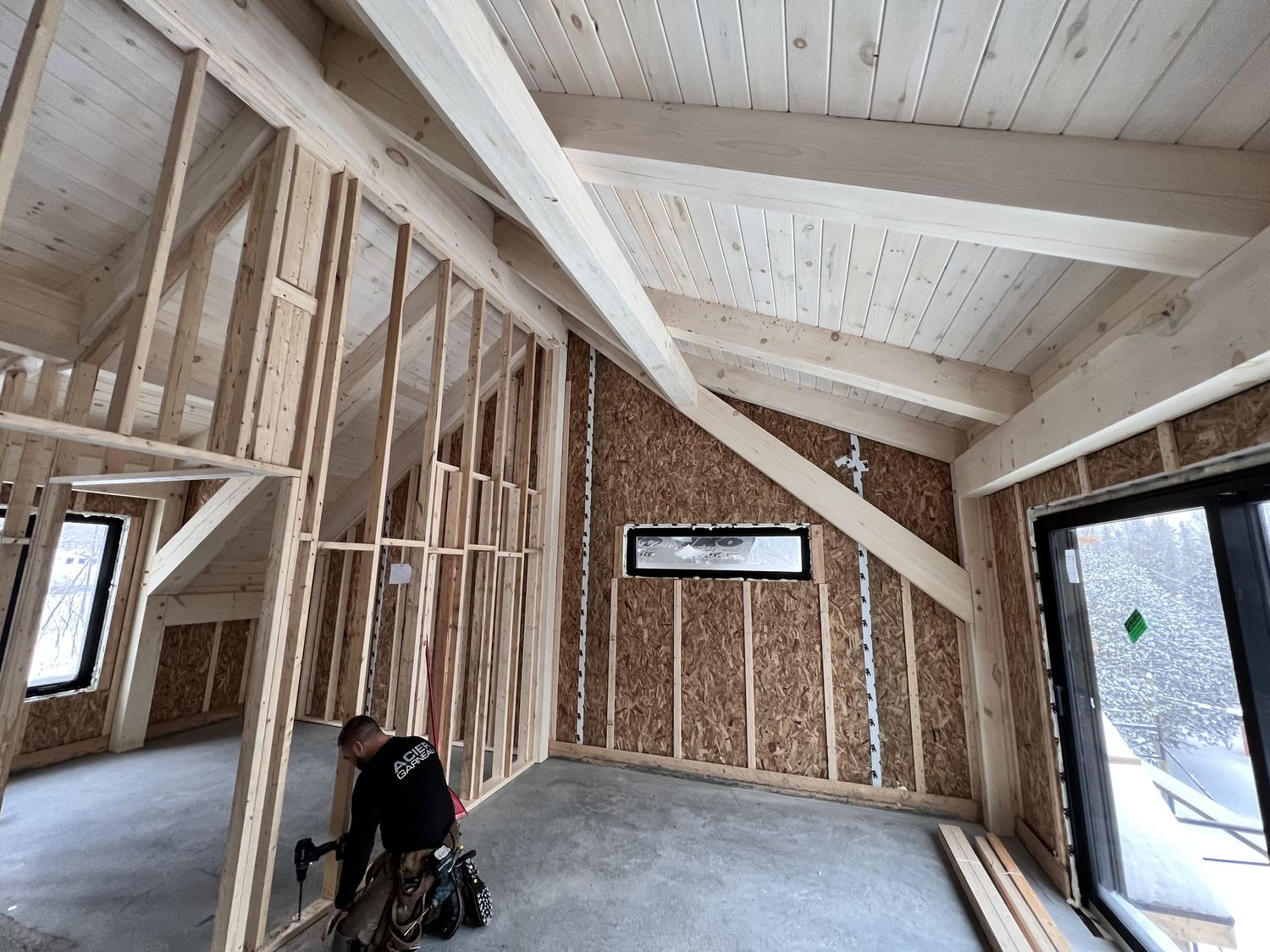 House Construction Interiors from a Solid wood frames project near Sherbrooke (Estrie) by Construction Latulippe