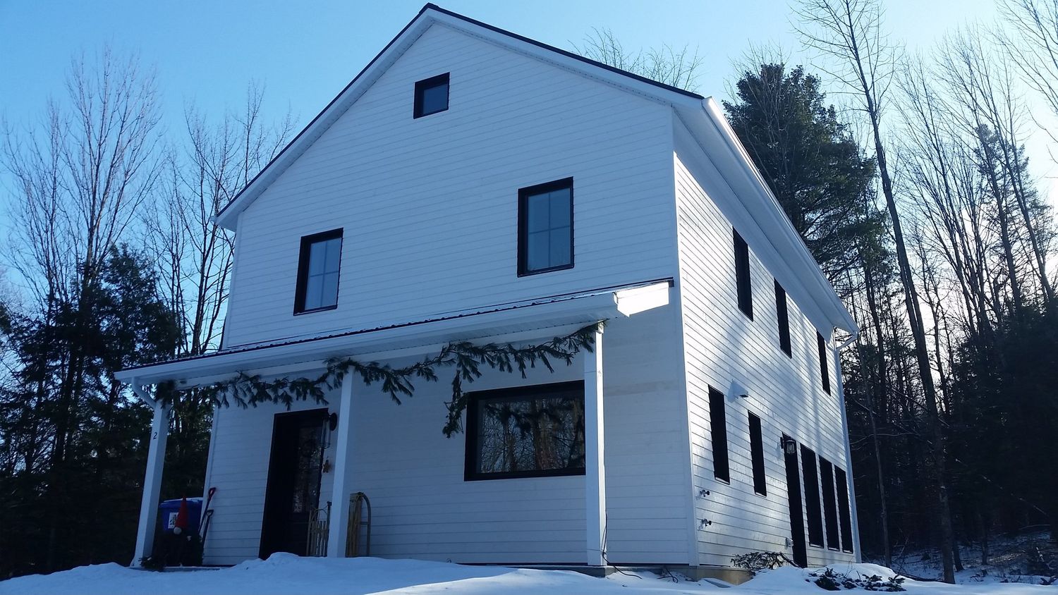 Fachada frontal de un proyecto de tipo Viviendas unifamiliares cerca de Drummondville (Centre-du-Québec) por McClure Construction