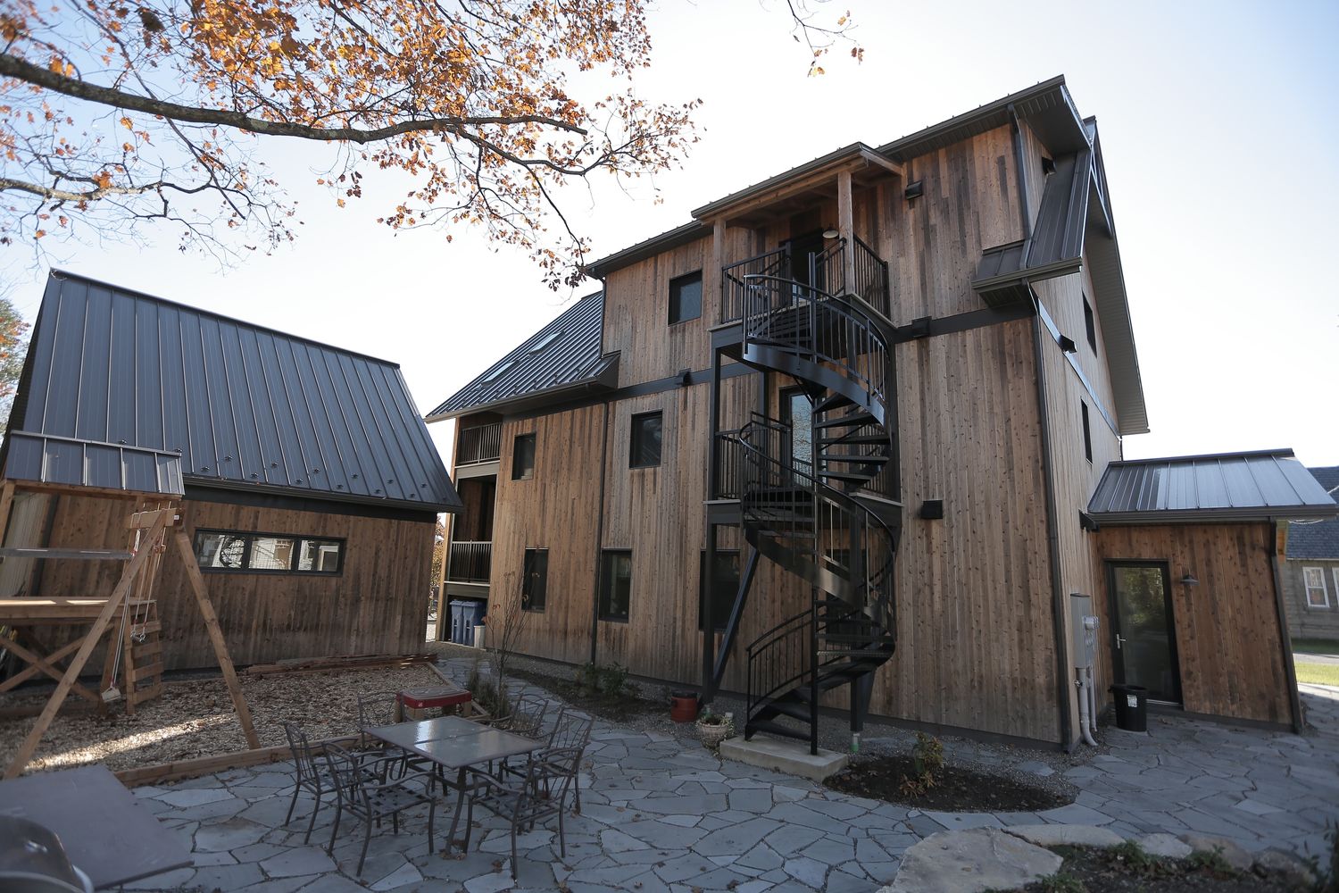 Façade avant d'un projet de Bâtiments multi-résidentiels et tours d'habitations près de Granby/Bromont/Cowansville (Estrie) de ÉcoNovation