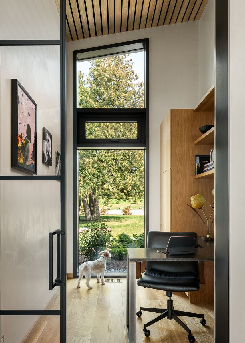 Home Office from a Single family homes project near Burlington by Studio MMA Architects