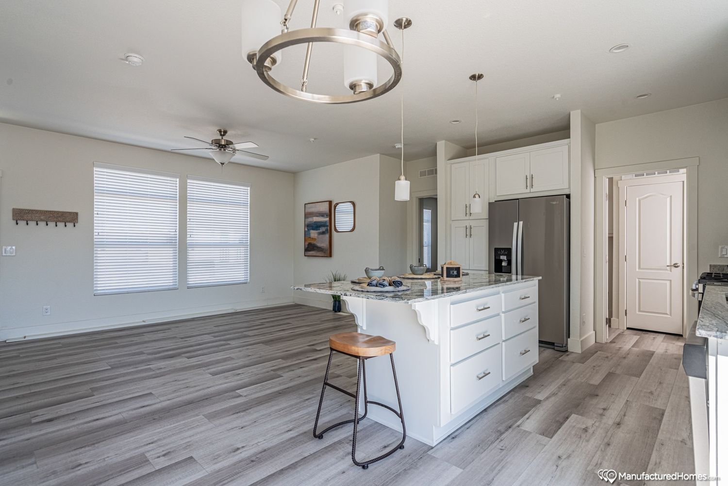 Construcción de interiores de casas de un proyecto de tipo Casas Prefabricadas y modulares cerca de San Diego por Ma Williams