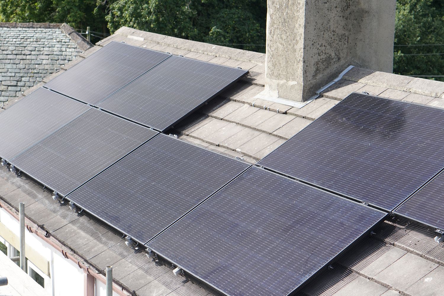 House Exterior from a Photovoltaic Solar Panels project near London by My Green Electricity
