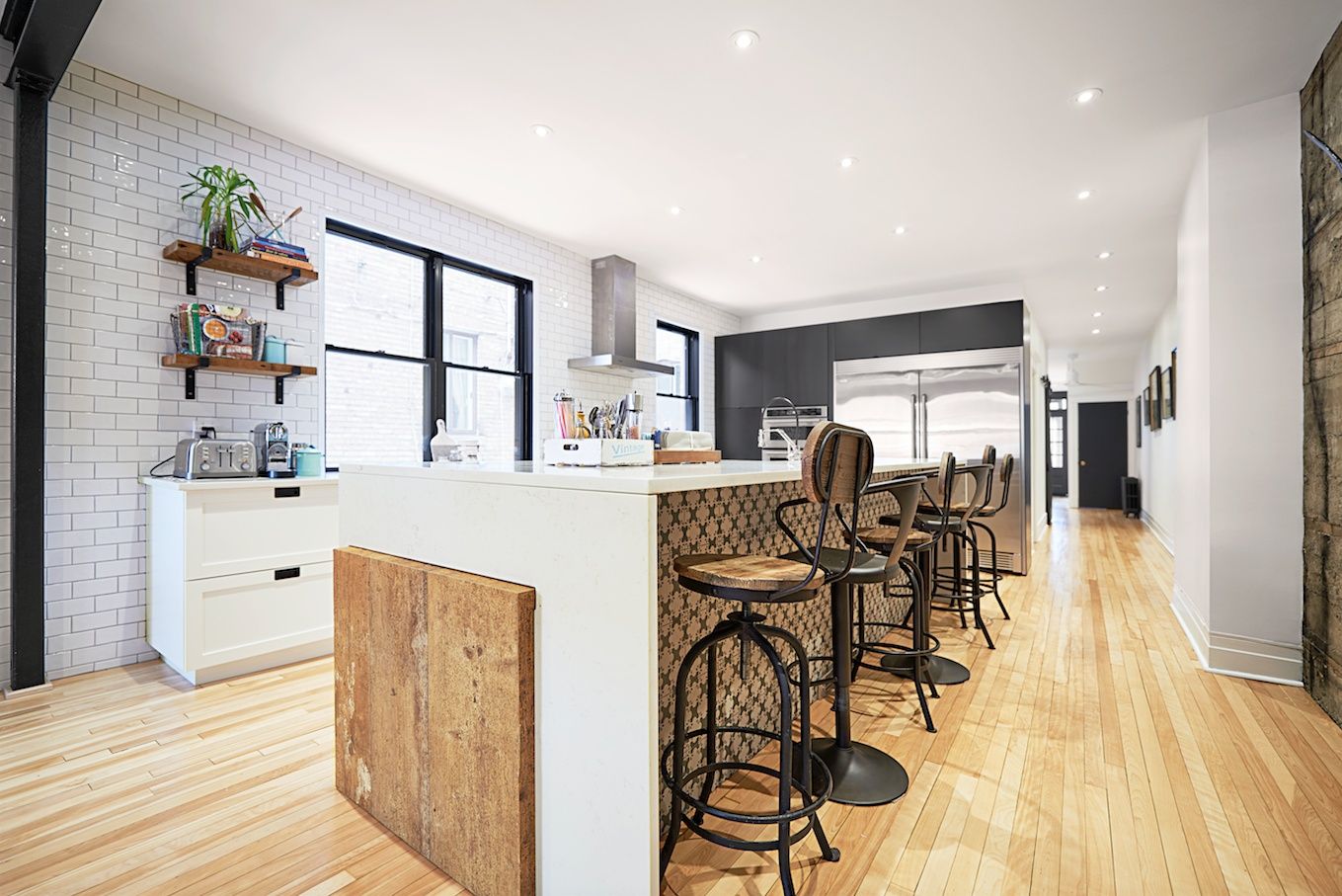Cuisine d'un projet de Condos et logements près de Montréal/Laval/Longueuil (Grand Montréal) de ESPÉ