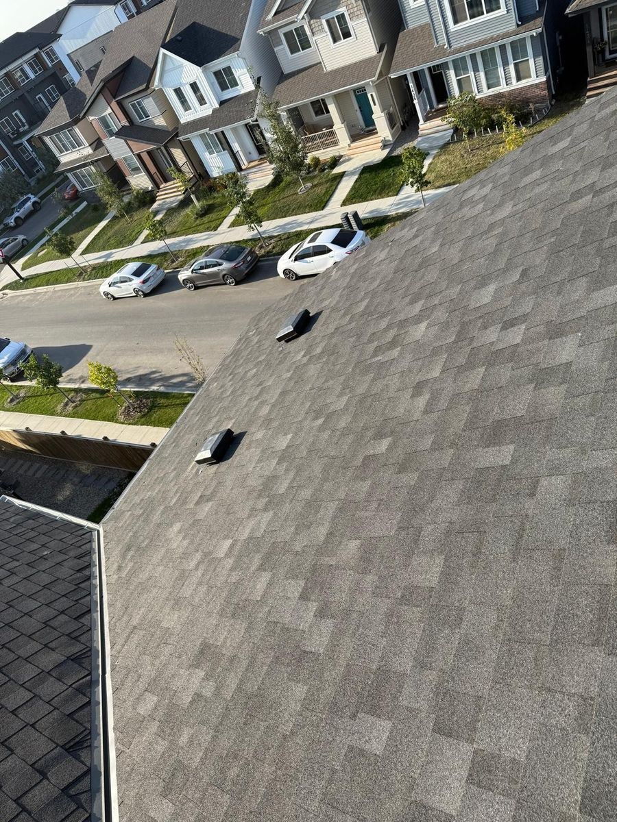  d'un projet de Toitures près de Edmonton de BUSY BOYZ ROOFING LTD