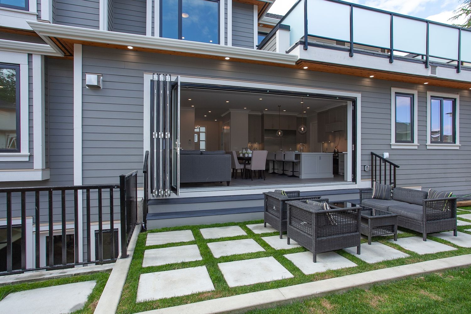 Deck & Balcony from a Single family homes project near Vancouver (Greater Vancouver) by Ryder Creek Homes