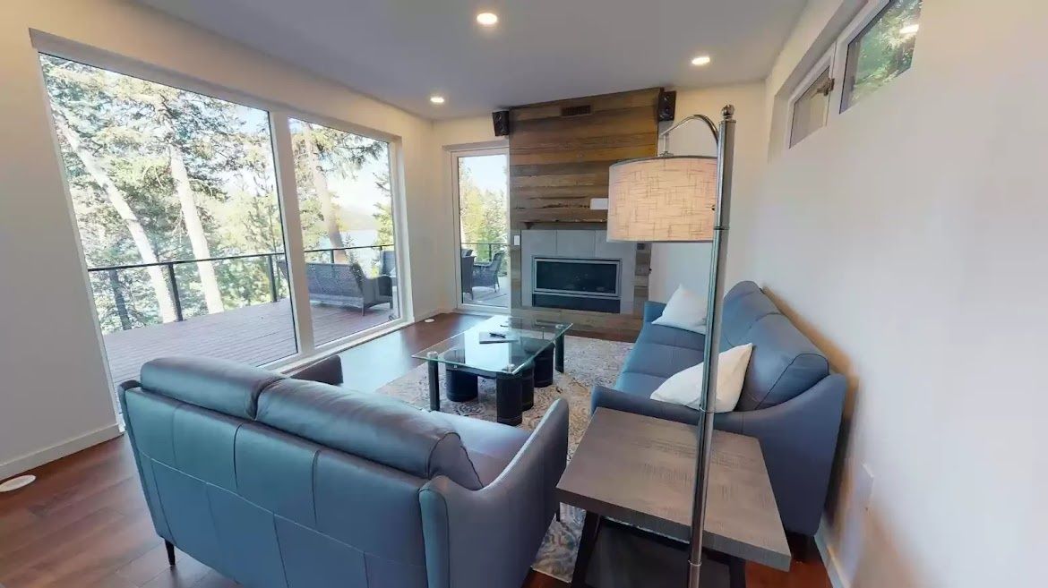 Sala de un proyecto de tipo Casas Prefabricadas y modulares cerca de Missoula por Built Prefab