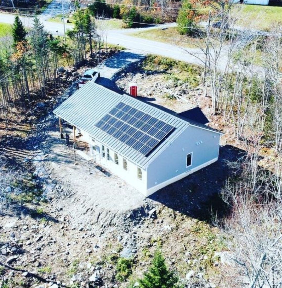 Mécanique du bâtiment d'un projet de Systèmes autonomes photovoltaïques près de Sept-Îles/Baie-Comeau (Côte-Nord) de Solution Solaire