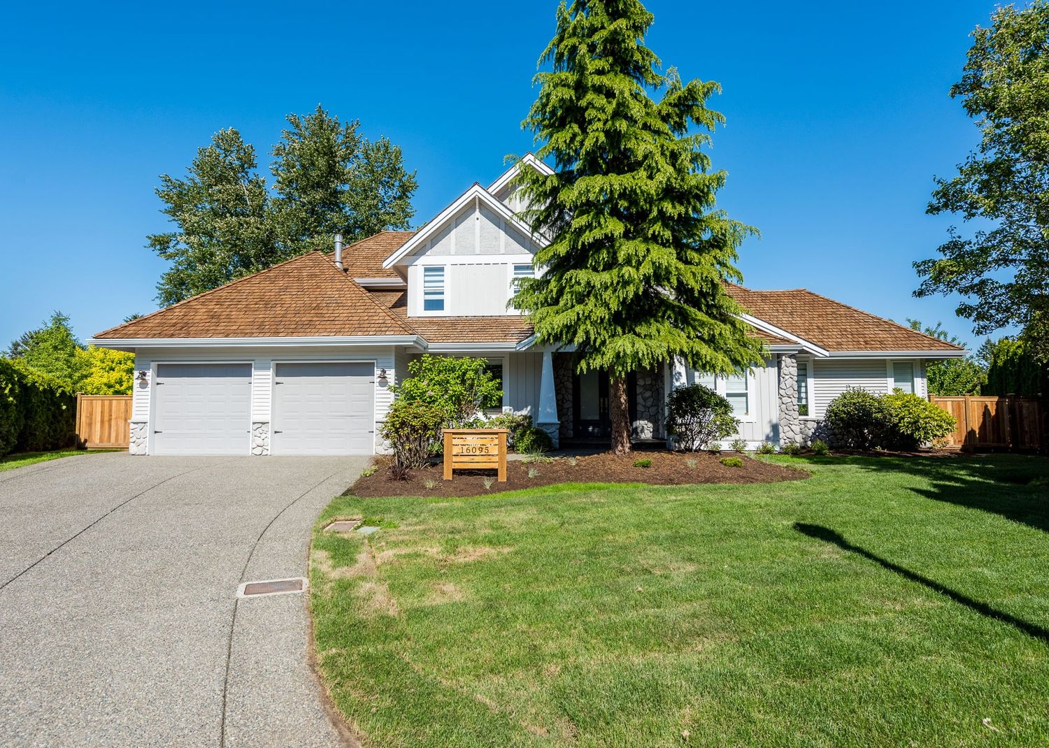 Front Yard from a Single family homes project near Vancouver (Greater Vancouver) by Ryder Creek Homes