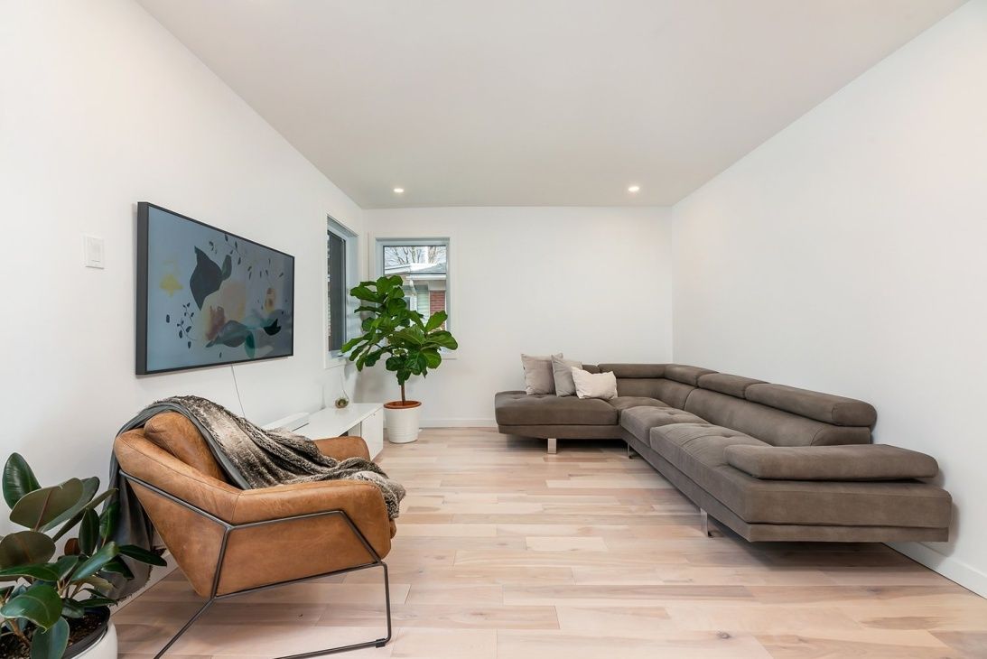 Sala de un proyecto de tipo Viviendas unifamiliares cerca de Montreal (Gran Montreal) por psb Inc.