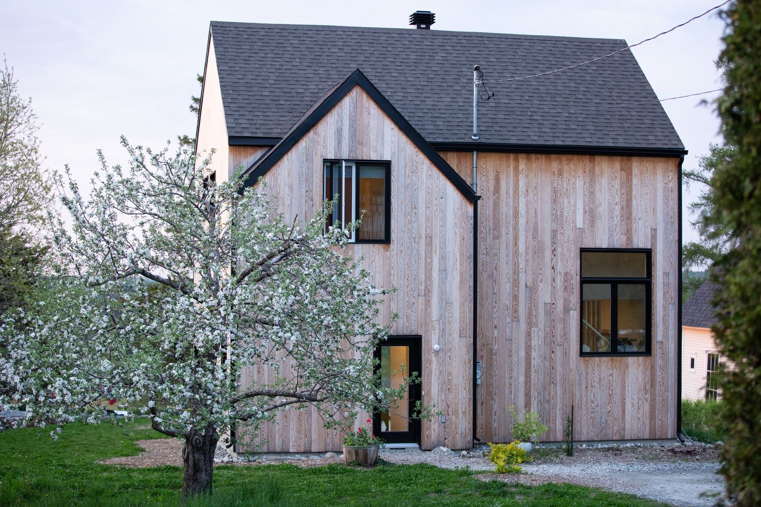House Exterior from a Single family homes project near Sherbrooke (Estrie) by UrbanEco Construction