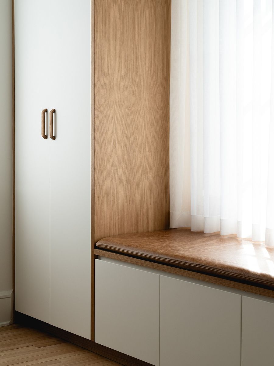 Walk-in et rangement d'un projet de Maisons unifamiliales près de Montréal/Laval/Longueuil (Grand Montréal) de Atelier L'Abri