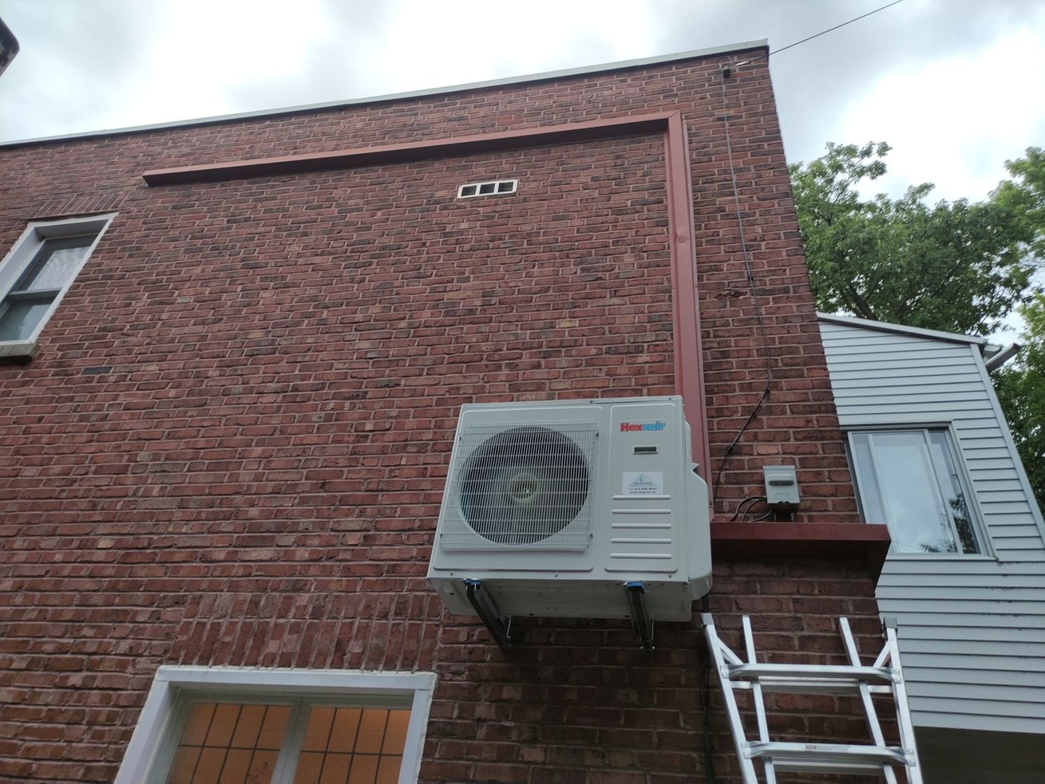 Mécanique du bâtiment d'un projet de Thermopompes près de Montréal/Laval/Longueuil (Grand Montréal) de AirGreen Inc. Climatisation & Chauffage