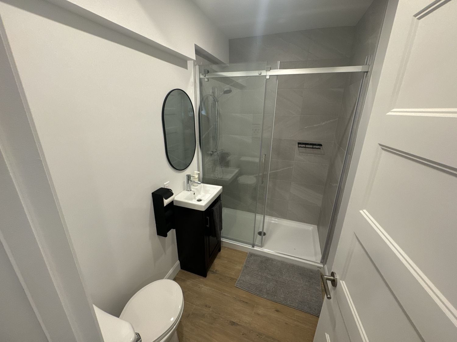 Salle de bain d'un projet de Bâtiments multi-résidentiels et tours d'habitations près de Québec/Lévis (Ville de Québec) de Groupe Habitech