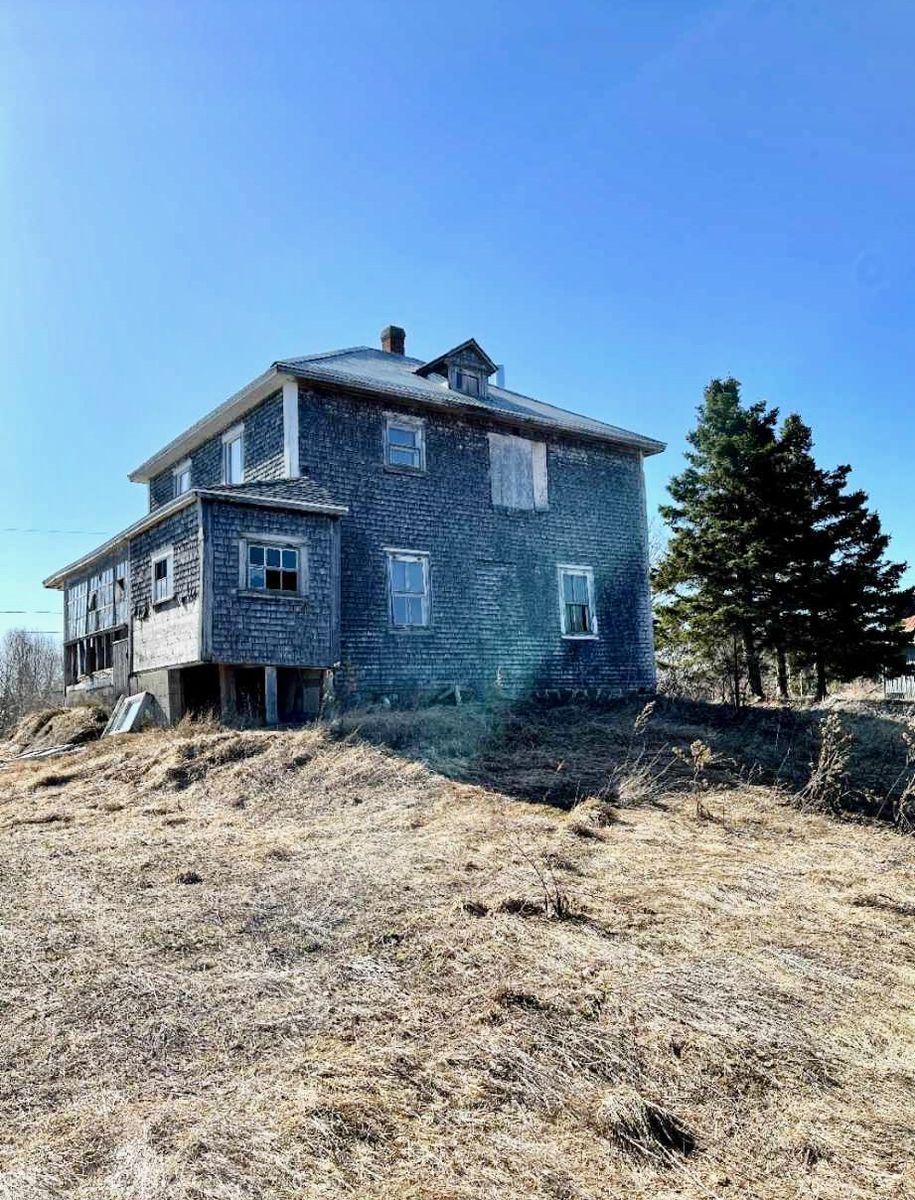 House Exterior from a Single family homes project near Rimouski (Bas-Saint-Laurent) by La Couverte Construction Communautaire