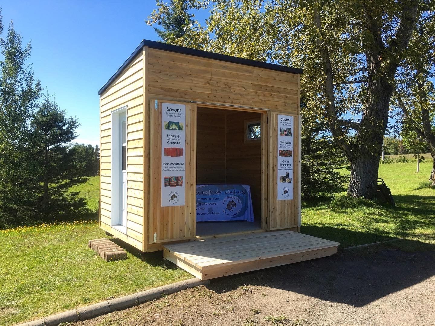 Construcción de exteriores de casas de un proyecto de tipo Mini casas cerca de Rimouski (Bas-Saint-Laurent) por CAMM Construction