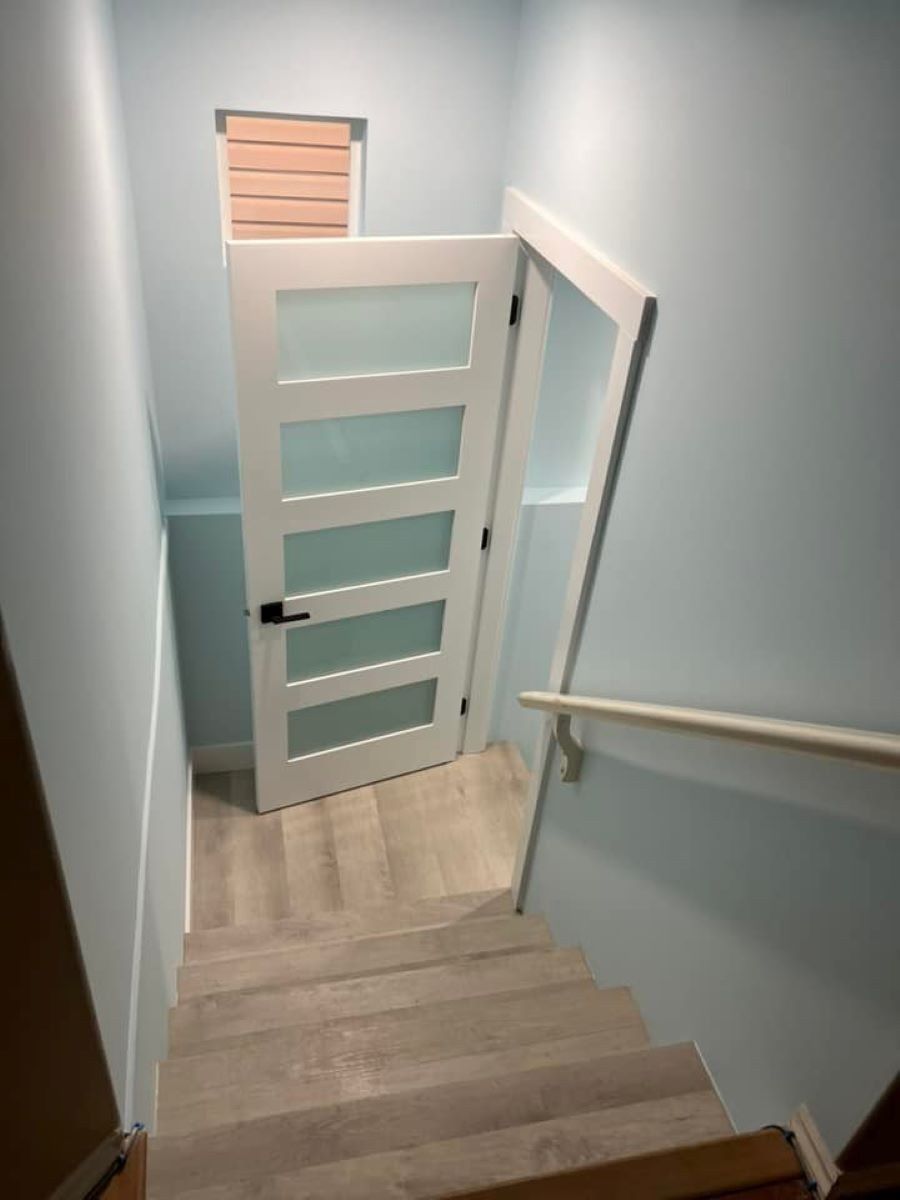 Escaliers d'un projet de Sous-sols près de Vallée du Fraser de Nicons Enterprises LTD.