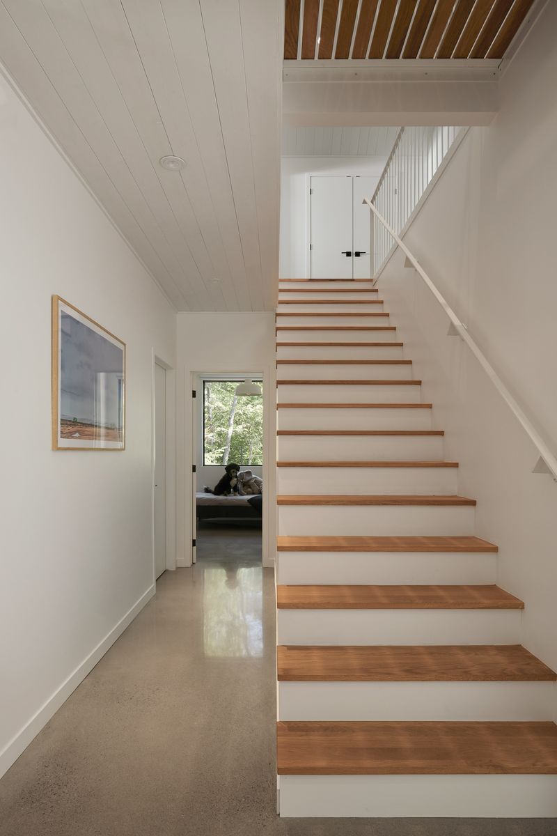 Escaleras de un proyecto de tipo Viviendas unifamiliares cerca de Montreal (Gran Montreal) por GHOCHE ARCHITECTE