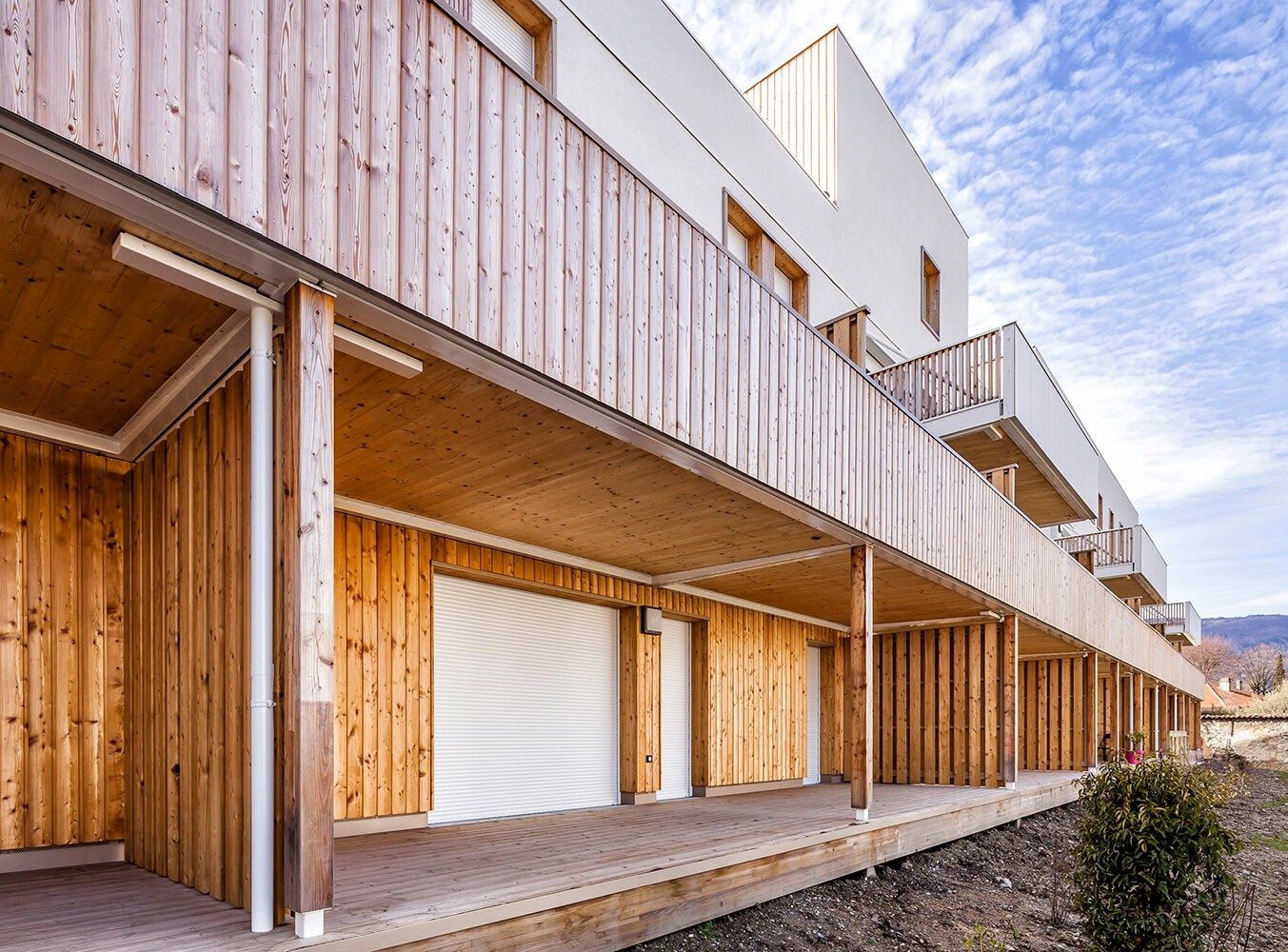Finition extérieur d'un projet de Bâtiments multi-résidentiels et tours d'habitations près de Isère (38) de RODA Architectes