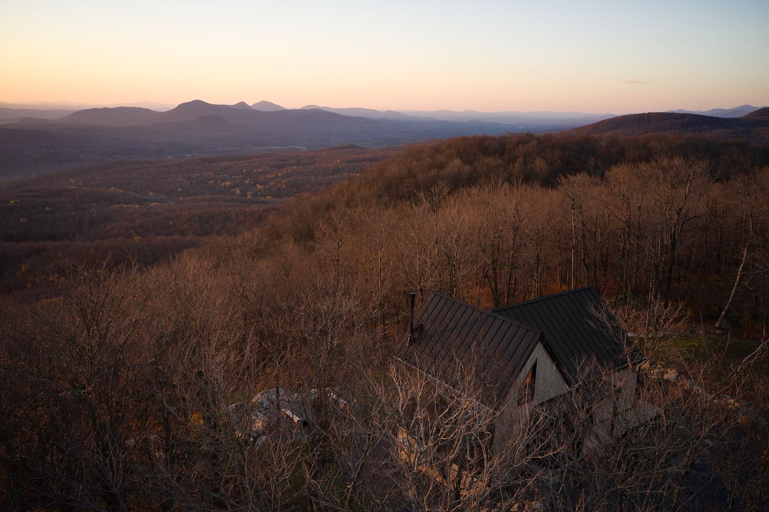 Vue aérienne d'un projet de Maisons unifamiliales près de Granby/Bromont/Cowansville (Estrie) de Écorce architecture écologique
