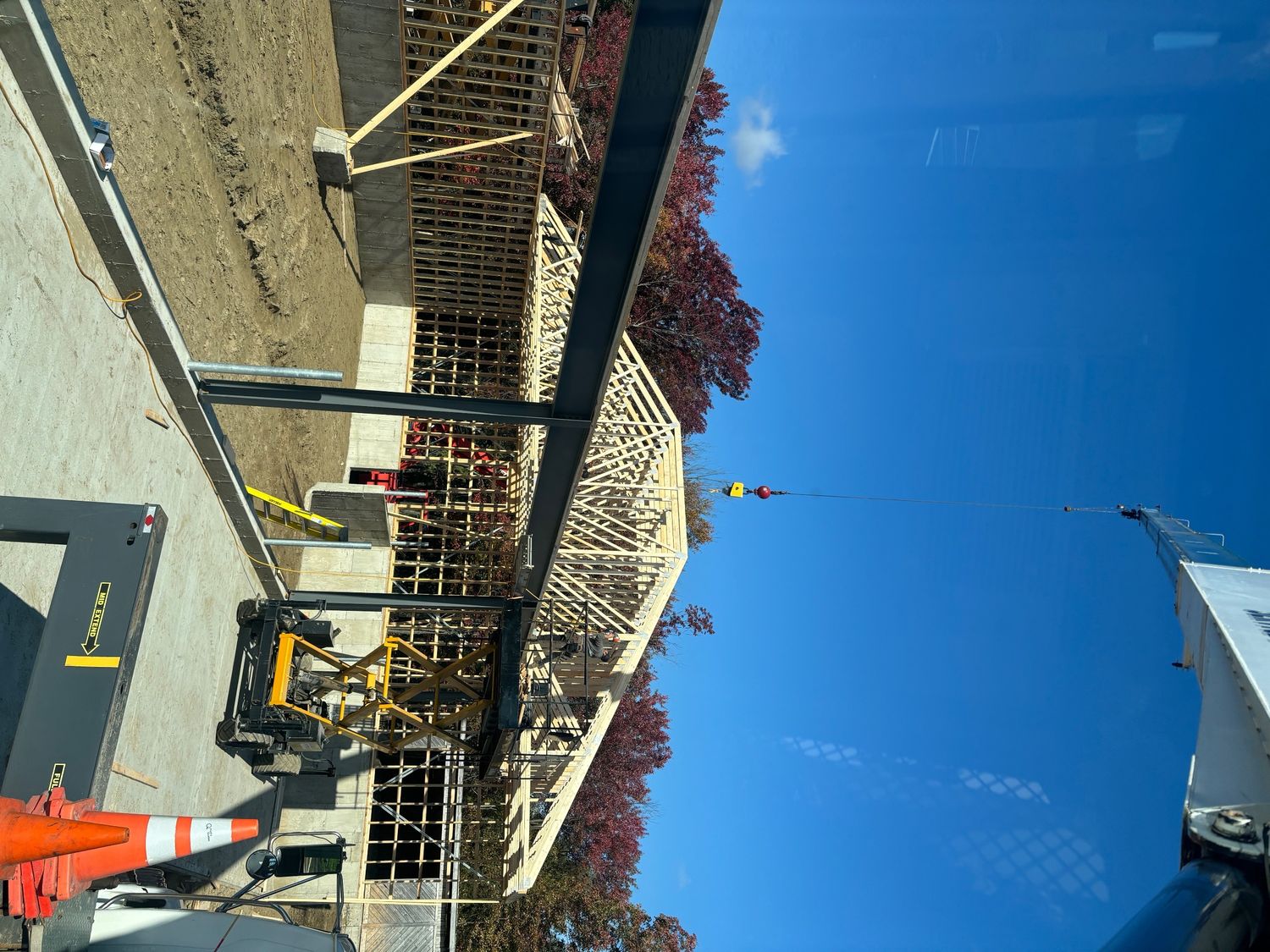 House Construction Exteriors from a Roof trusses project near Saint-Jean-sur-Richelieu (Montérégie) by Service de grues Drolet